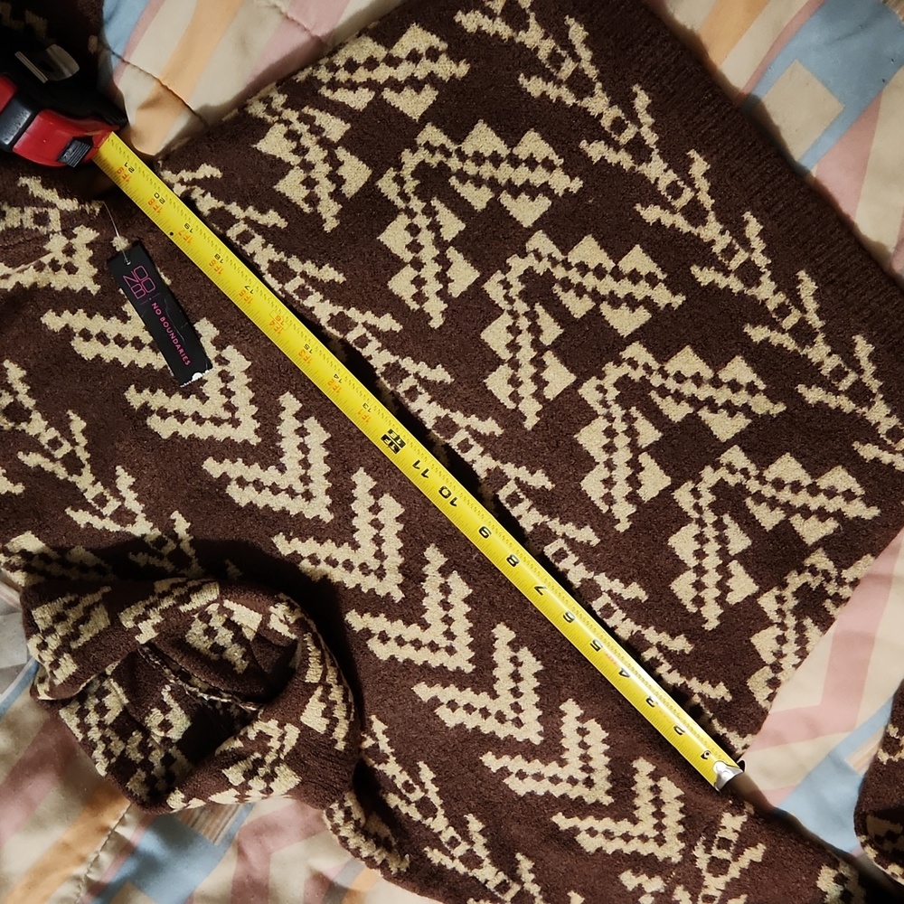 Sweater - Picture 5 of 6